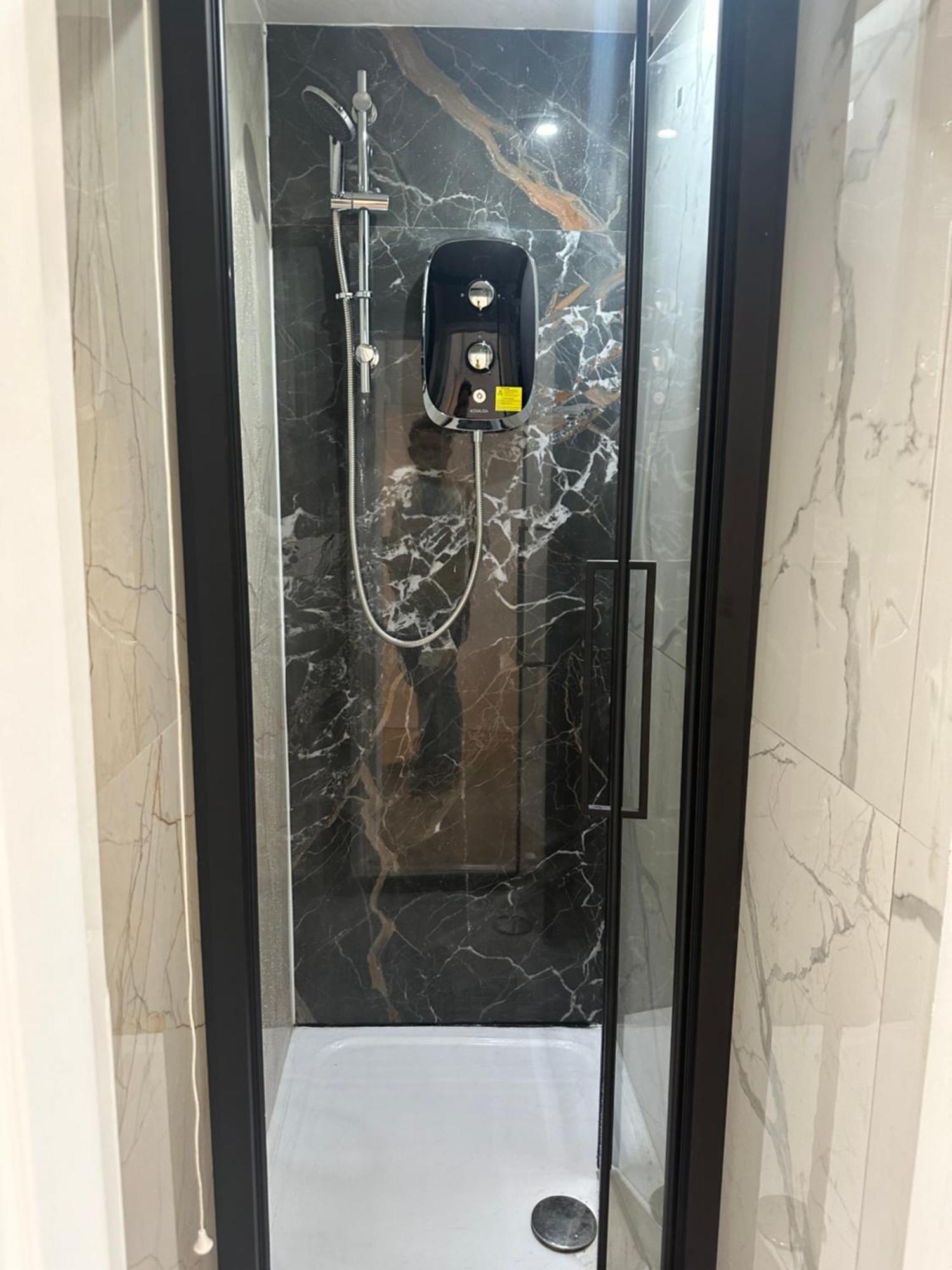 First Floor One Bed Apartment In Central West ロンドン エクステリア 写真