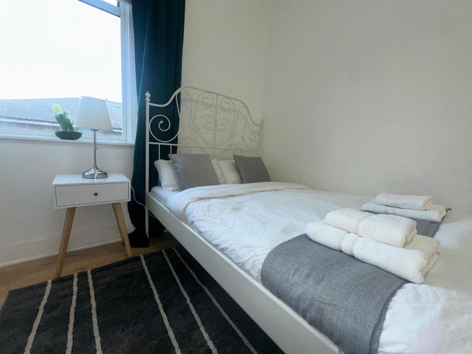 First Floor One Bed Apartment In Central West ロンドン エクステリア 写真
