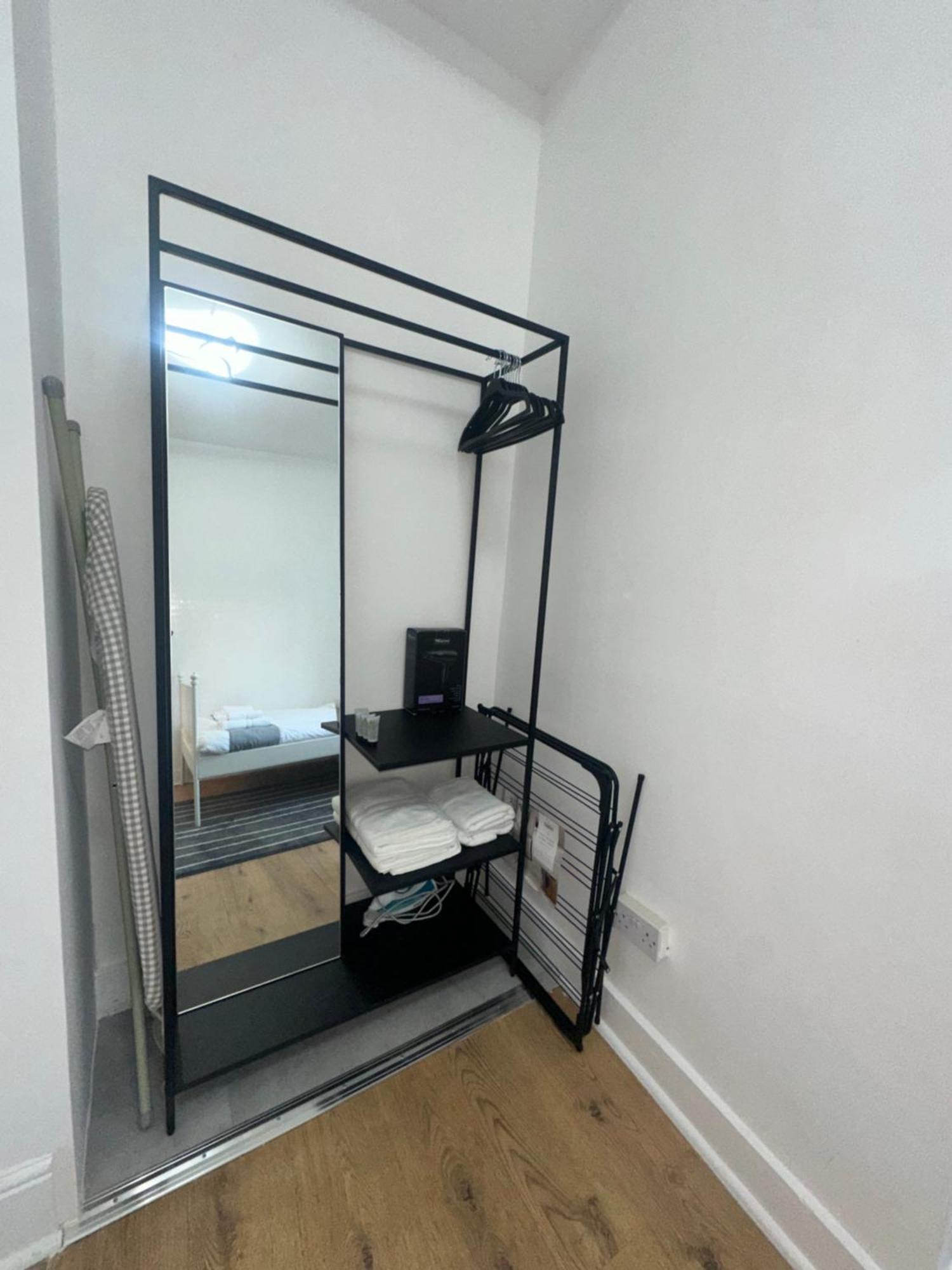 First Floor One Bed Apartment In Central West ロンドン エクステリア 写真